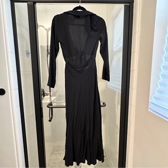 ASOS DESIGN cut out midi shirt dress with knot front detail in black - Picture 3 of 3